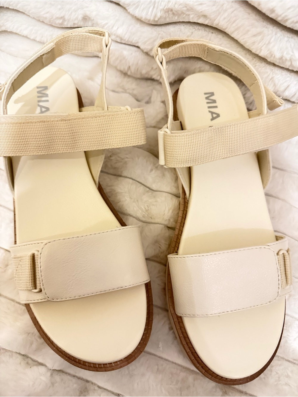 MIA Women's Cream/Tan Dual-Strap Sandals